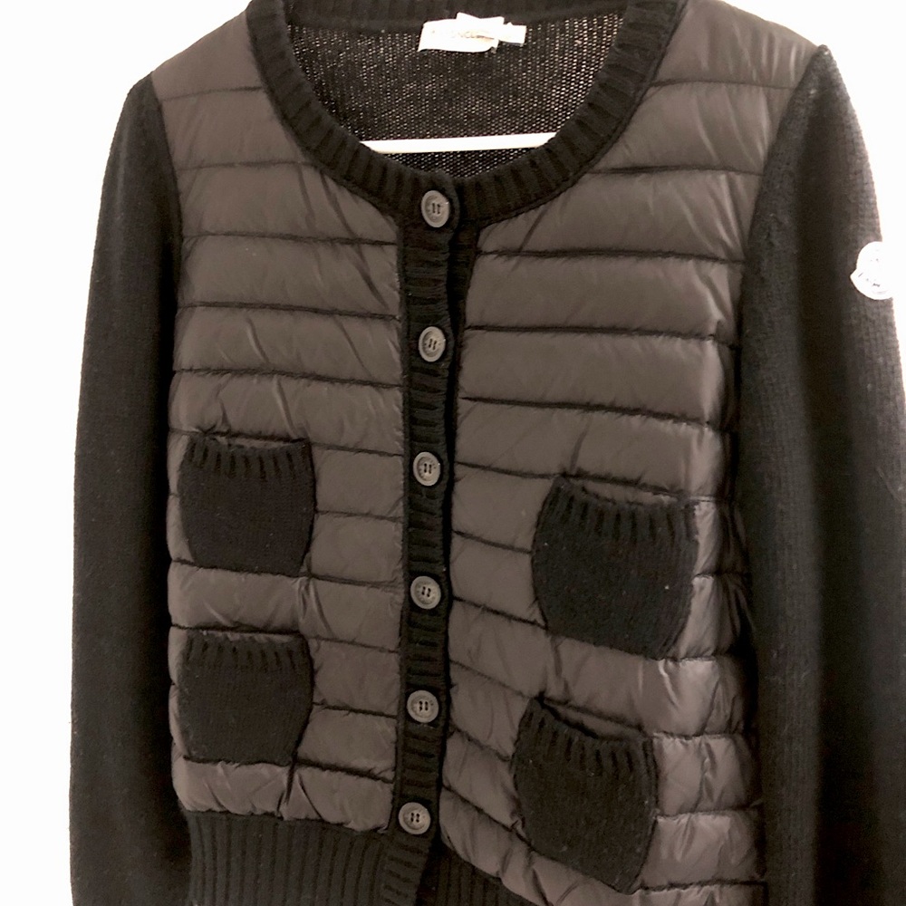 Size M.  Brand new in store is 1500 after tax.  Lightly pre loved.